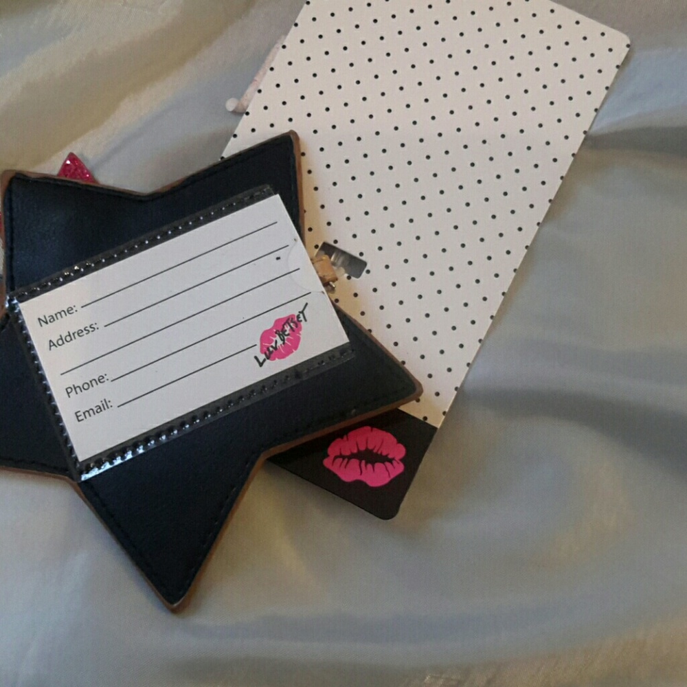 Betsey johnson luggage tag NWT - Picture 2 of 2